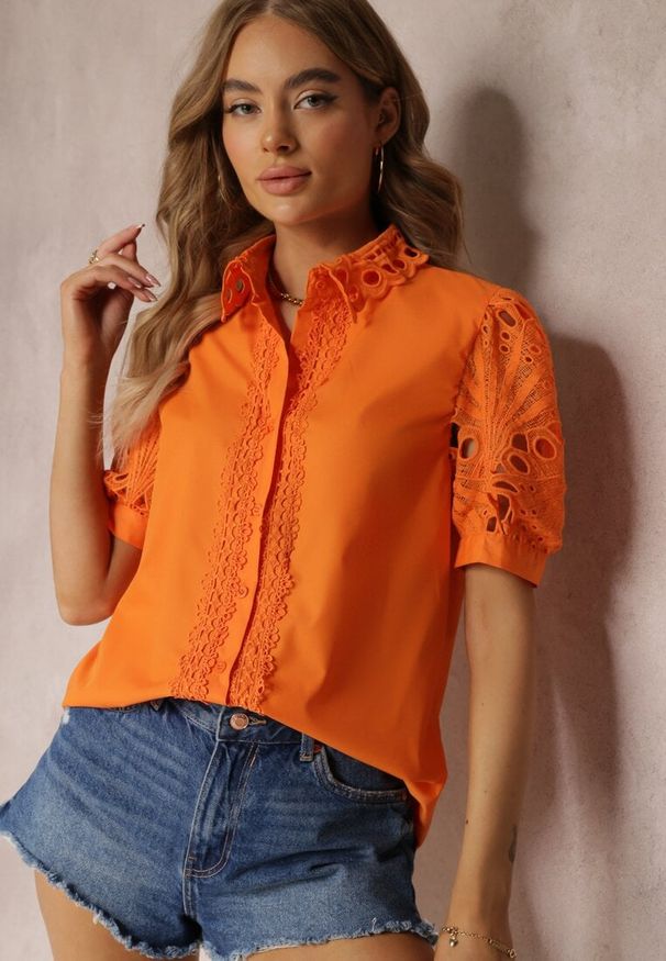 Renee - Pomarańczowa Koszula z Ozdobnym Kołnierzem i Rękawami z Koronkowymi Wstawkami Brixta. Kolor: pomarańczowy. Materiał: koronka. Styl: elegancki