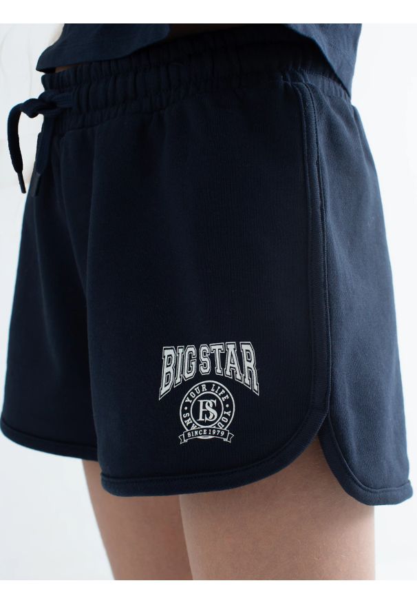 Big-Star - Szorty dziewczęce dresowe granatowe Szortencja 403/ Serena 403. Kolor: niebieski. Materiał: dresówka. Wzór: nadruk. Styl: młodzieżowy, retro
