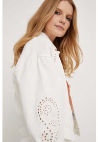 Answear Lab kurtka jeansowa bawełniana kolor biały przejściowa oversize. Kolor: biały. Materiał: bawełna, jeans. Styl: wakacyjny #3