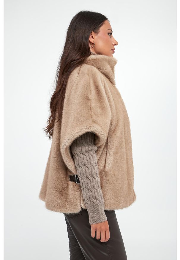 Pinko - Ponczo futrzane Comodino PINKO. Materiał: futro