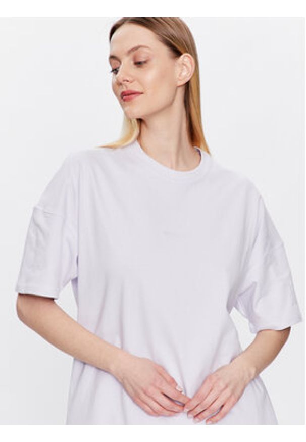 New Balance T-Shirt Athletics Nature WT23556 Fioletowy Relaxed Fit. Kolor: fioletowy. Materiał: bawełna