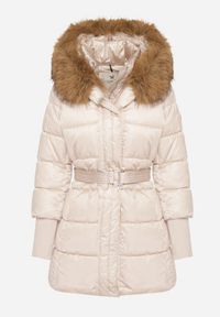 Born2be - Beżowa Kurtka z Pikowanymi Przeszyciami Paskiem i Kapturem z Futrem Lidanessa. Okazja: na co dzień. Kolor: beżowy. Materiał: futro. Styl: casual #6