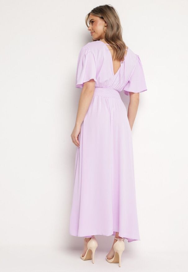 Born2be - Jasnofioletowa Sukienka z Rozkloszowanymi Rękawami Gumką w Pasie i Wiązaniem na Plecach Larielle. Okazja: na co dzień, na imprezę. Typ kołnierza: dekolt w kształcie V. Kolor: fioletowy. Materiał: bawełna. Typ sukienki: proste. Styl: elegancki, casual