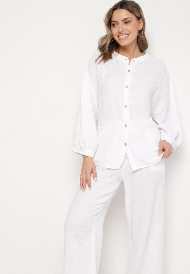 Born2be - Biały Muślinowy Komplet z Bawełny o Kroju Oversize Koszula i Szerokie Spodnie Ziselia. Kolor: biały. Materiał: bawełna. Wzór: aplikacja