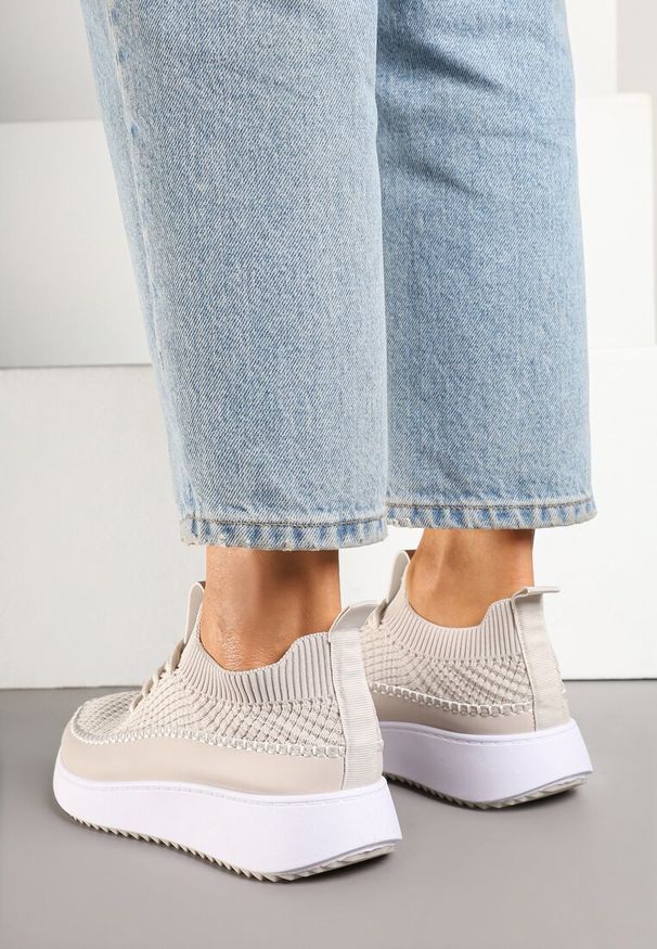 Renee - Beżowe Buty Sportowe Sneakersy z Siateczkową Cholewką Helazia. Okazja: na co dzień. Kolor: beżowy. Materiał: jeans. Szerokość cholewki: normalna
