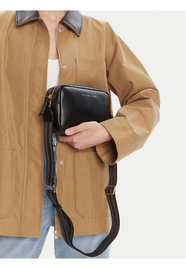 TOMMY HILFIGER - Tommy Hilfiger Torebka Th Logotape AW0AW17689 Czarny. Kolor: czarny. Materiał: skórzane