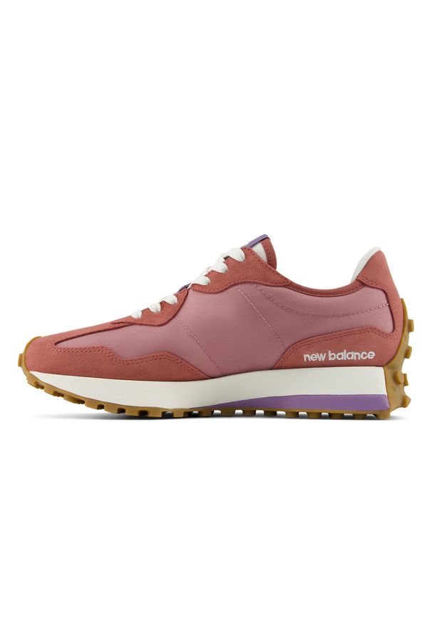 Buty damskie New Balance W3276YP – czerwone. Okazja: na co dzień. Kolor: czerwony. Materiał: dresówka, zamsz, guma. Szerokość cholewki: normalna. Sezon: wiosna
