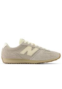 Buty unisex New Balance U471RB - beżowe. Kolor: beżowy. Materiał: zamsz, skóra, materiał, syntetyk, guma. Szerokość cholewki: normalna. Wzór: jodełka. Sezon: lato
