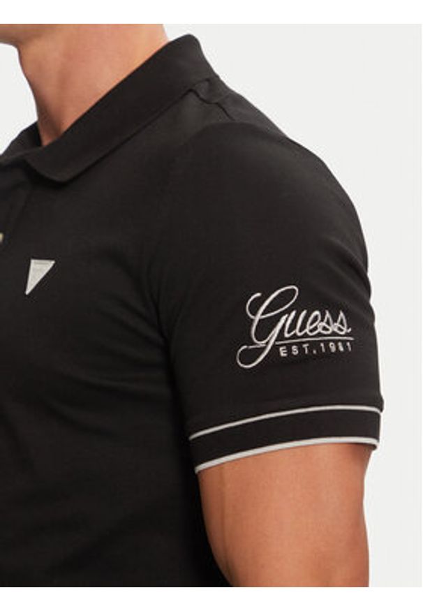 Guess Polo M4BP60 K7O64 Czarny Slim Fit. Typ kołnierza: polo. Kolor: czarny. Materiał: bawełna