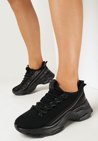 Born2be - Czarne Buty Sportowe Ivama. Nosek buta: okrągły. Zapięcie: bez zapięcia. Kolor: czarny. Materiał: materiał. Szerokość cholewki: normalna