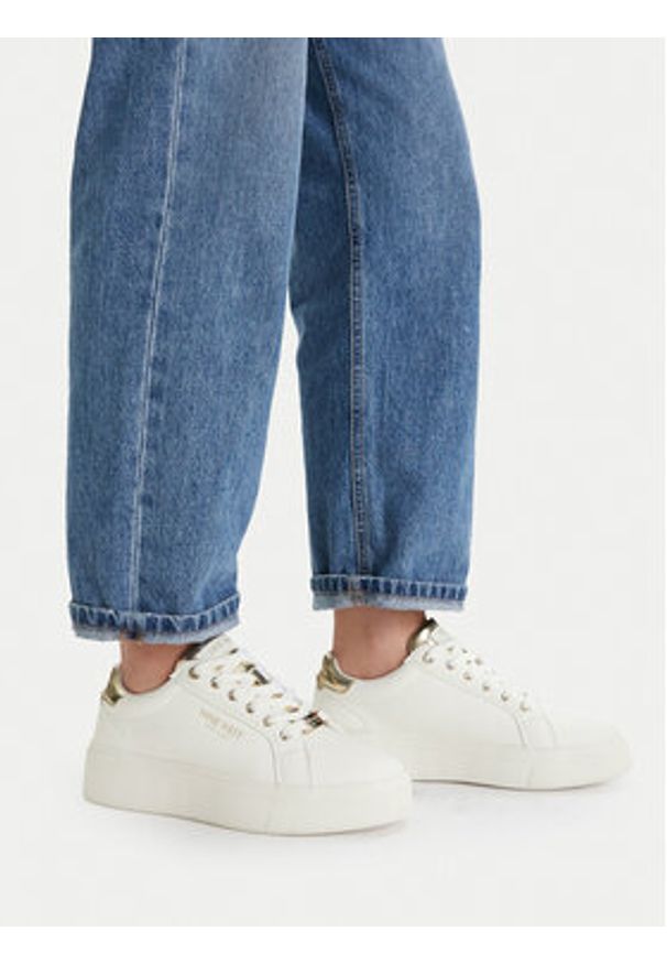 Nine West Sneakersy CEO-ALIA-01 Biały. Kolor: biały. Materiał: materiał