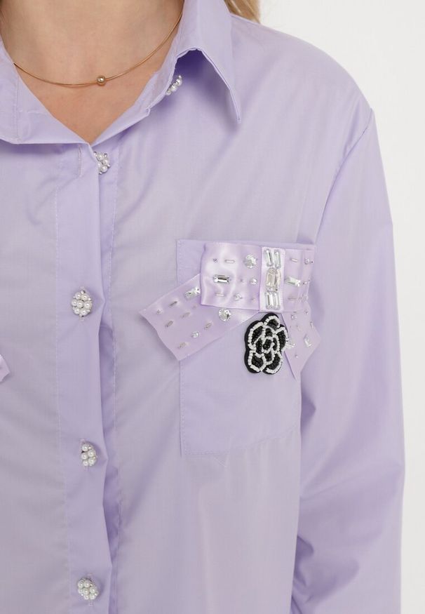 Born2be - Fioletowa Koszula na Biżuteryjne Guziki ze Zdobionymi Kieszeniami Nerlla. Kolor: fioletowy. Wzór: aplikacja. Styl: klasyczny