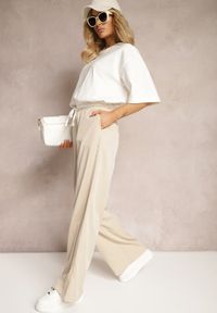 Renee - Jasnobeżowe Materiałowe Spodnie z Szerokimi Nogawkami High Waist z Gumką w Talii Comina. Okazja: na co dzień. Stan: podwyższony. Kolor: beżowy. Materiał: materiał. Styl: casual, elegancki #5