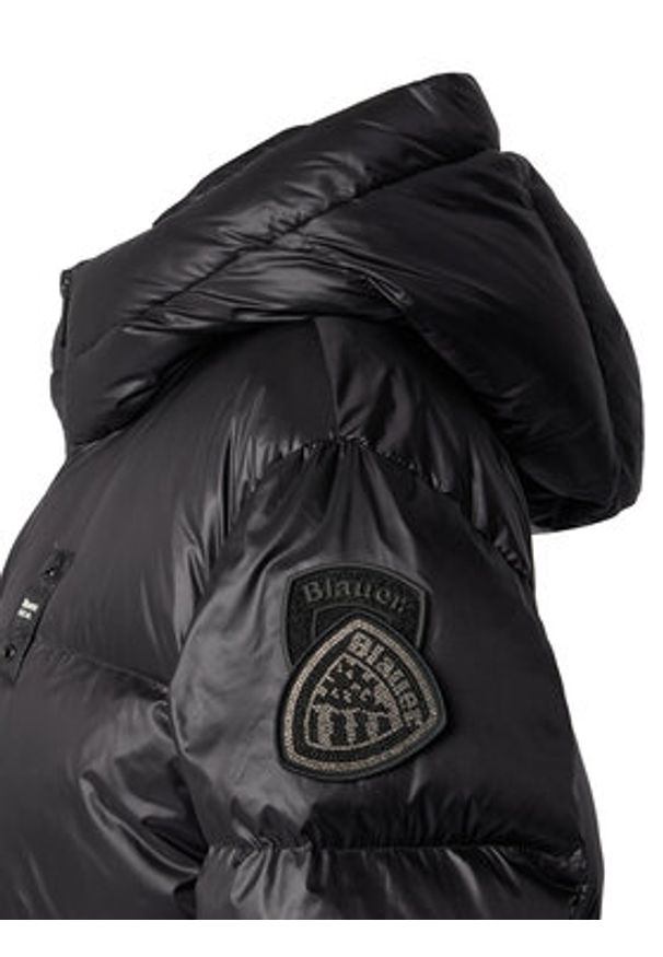 Blauer Płaszcz zimowy 25WBLDK03161 Czarny Regular Fit. Kolor: czarny. Materiał: syntetyk. Sezon: zima