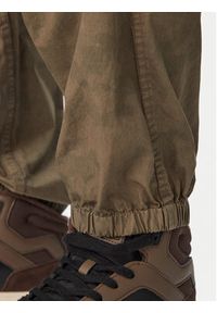 G-Star RAW - G-Star Raw Spodnie materiałowe Snow Track D28374-E397 Khaki Regular Fit. Kolor: brązowy. Materiał: bawełna #6