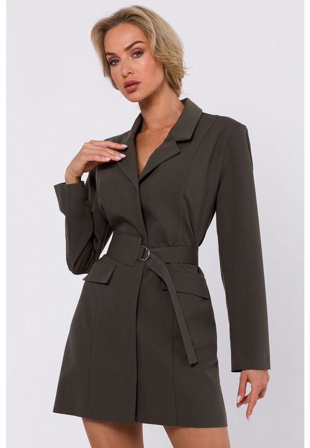 MOE - Sukienka żakietowa z kołnierzem i paskiem w talii khaki. Okazja: do pracy, na spotkanie biznesowe. Kolor: brązowy. Styl: biznesowy, elegancki