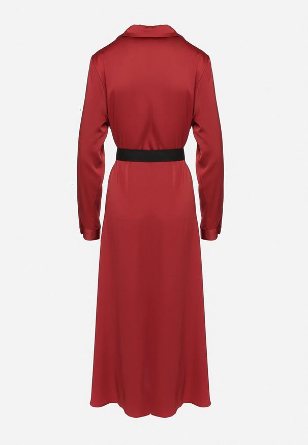 Born2be - Bordowa Sukienka Szmizjerka z Satyny Ozdobiona Paskiem i Imitacjami Kieszeni Vamilea. Okazja: na co dzień. Kolor: czerwony. Materiał: satyna. Wzór: aplikacja. Typ sukienki: szmizjerki. Styl: klasyczny, casual, elegancki