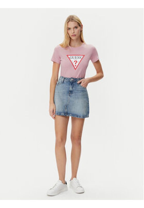 Guess T-Shirt W1YI1B I3Z14 Fioletowy Regular Fit. Kolor: fioletowy. Materiał: bawełna
