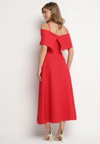 Born2be - Czerwona Sukienka o Rozkloszowanym Kroju na Ramiączkach z Wywijanym Dekoltem Jenathia. Okazja: na wesele, na studniówkę, na imprezę, na ślub cywilny. Kolor: czerwony. Długość rękawa: na ramiączkach #5