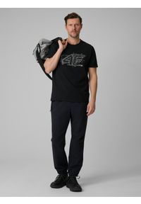 4f - 4F T-shirt regular z nadrukiem męski - czarny XL. Okazja: na co dzień. Kolor: czarny. Materiał: dzianina, bawełna, materiał. Wzór: nadruk. Styl: casual #2