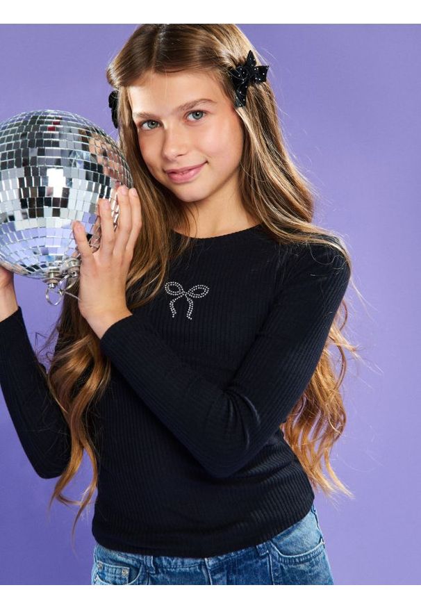 Sinsay - Prążkowana bluzka z ozdobnymi cyrkoniami - czarny. Kolor: czarny. Materiał: prążkowany