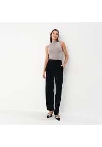 Mohito - Welurowe spodnie - Czarny. Kolor: czarny. Materiał: welur #1