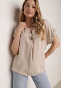 Born2be - Beżowa Nietoperzowa Bluzka z Krótkim Rękawem z Lnem i Wiskozą Isirtila. Okazja: na co dzień, do pracy. Kolor: beżowy. Materiał: wiskoza, len. Długość rękawa: krótki rękaw. Długość: krótkie. Sezon: lato. Styl: casual, klasyczny, elegancki #4