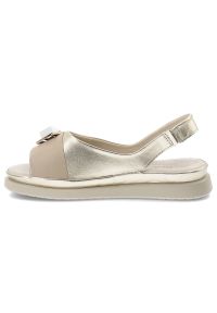 Sandały damskie S.Barski, ze skóry naturalnej metaliczne ozdobna klamra lekka podeszwa casual letnie, złote, GR61-5932. Okazja: na co dzień. Zapięcie: klamry. Kolor: złoty. Materiał: skóra. Wzór: geometria, aplikacja. Sezon: lato. Styl: casual #4