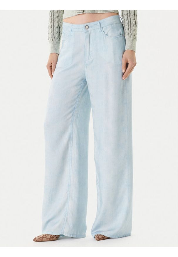 Guess Spodnie materiałowe 176485 Niebieski Slim Fit. Kolor: niebieski. Materiał: syntetyk