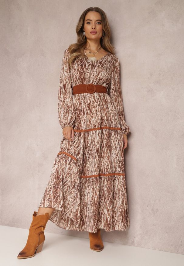 Renee - Brązowa Sukienka z Gumką w Pasie Nossi. Typ kołnierza: dekolt w kształcie V. Kolor: brązowy. Materiał: materiał, tkanina. Styl: boho. Długość: maxi