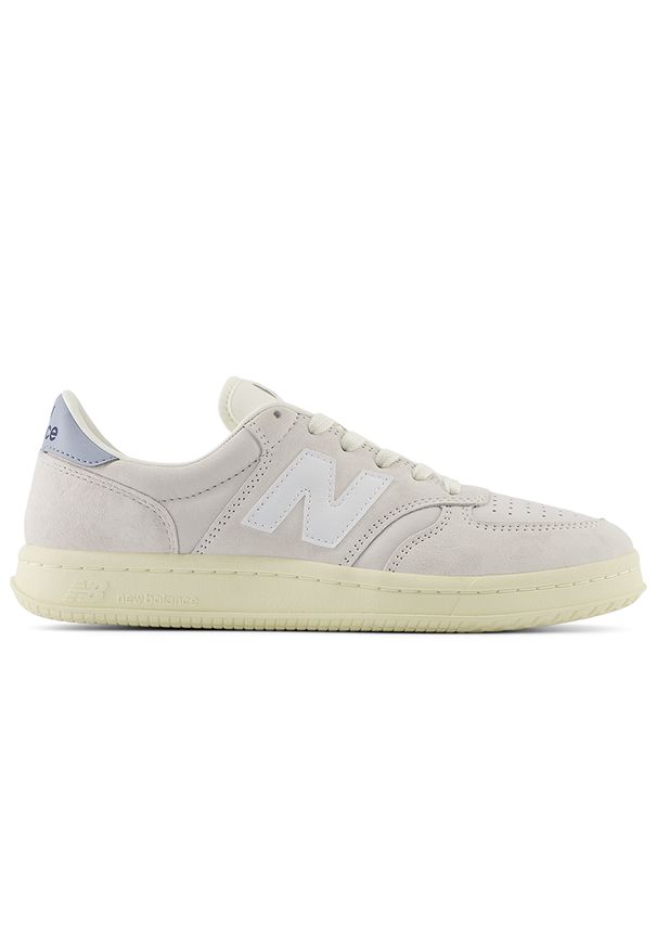 Buty unisex New Balance CT500AG – szare. Kolor: szary. Materiał: skóra, syntetyk, zamsz, nubuk, materiał, guma. Szerokość cholewki: normalna. Sport: tenis