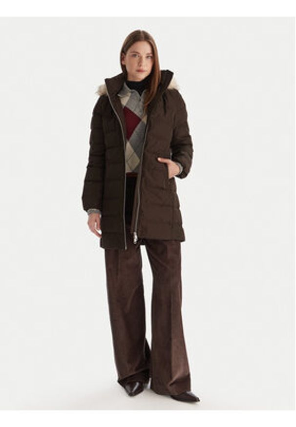 TOMMY HILFIGER - Tommy Hilfiger Płaszcz zimowy WW0WW47540 Brązowy Slim Fit. Kolor: brązowy. Materiał: syntetyk. Sezon: zima