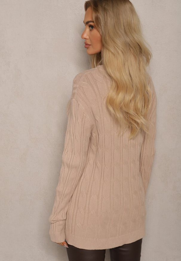 Renee - Beżowy Sweter z Wiskozą Ozdobiony Tłoczeniem Savra. Kolor: beżowy. Materiał: wiskoza. Wzór: aplikacja. Sezon: zima