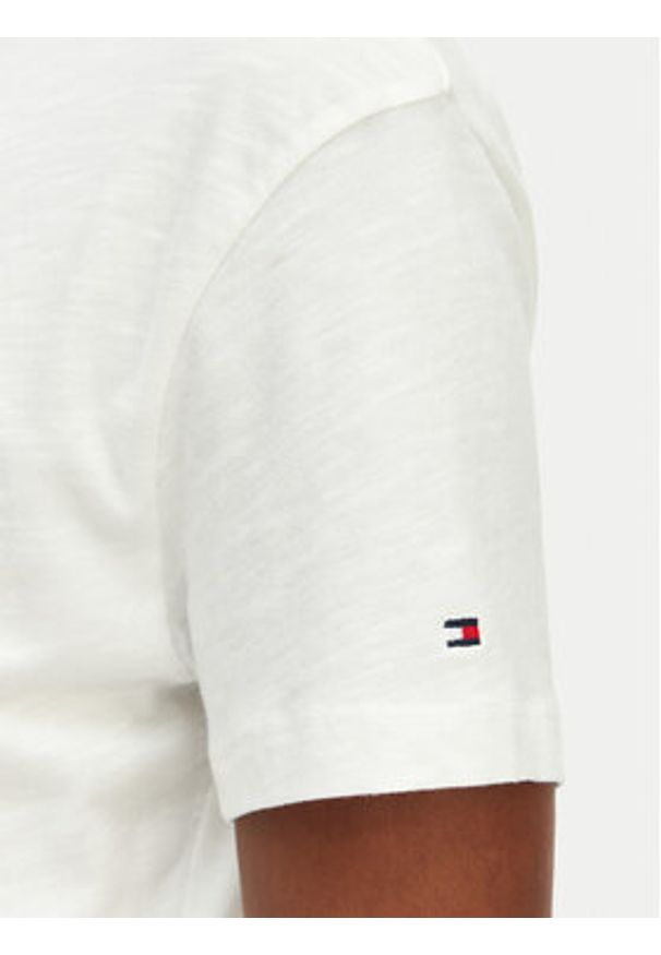 TOMMY HILFIGER - Tommy Hilfiger T-Shirt WW0WW49256 Biały Relaxed Fit. Kolor: biały. Materiał: bawełna