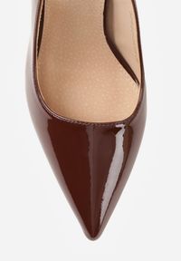 Renee - Brązowe Szpilki Slingback VICES z Lakierowanym Połyskiem i Skórzaną Wkładką Marinja. Nosek buta: szpiczasty. Kolor: brązowy. Materiał: skóra, lakier. Obcas: na szpilce. Styl: elegancki, wizytowy #9