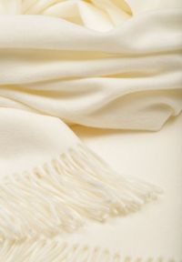 Born2be - Biały Szalik z Bawełną i Wiskozą Ozdobiony Frędzlami Siadortia. Okazja: na co dzień, na spotkanie biznesowe. Kolor: biały. Materiał: bawełna, wiskoza. Wzór: aplikacja. Styl: klasyczny, casual, elegancki, biznesowy #4