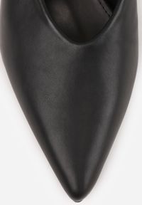 Born2be - Czarne Czółenka Sandały na Kaczuszce Vices z Odkrytą Piętą Aranire. Okazja: na co dzień. Kolor: czarny. Sezon: lato. Obcas: na szpilce. Styl: casual, elegancki #5