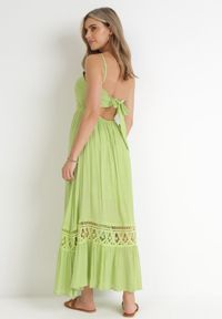 Born2be - Zielona Rozkloszowana Sukienka z Koronką na Ramiączkach Sawita. Kolor: zielony. Materiał: koronka. Długość rękawa: na ramiączkach. Wzór: koronka. Styl: wakacyjny #2