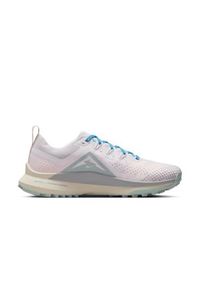 Buty do biegania damskie Nike React Pegasus Trail 4. Zapięcie: sznurówki. Kolor: wielokolorowy, fioletowy. Materiał: guma, materiał, tkanina, syntetyk. Szerokość cholewki: normalna