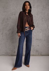 Renee - Brązowa Koszula ze Stójką i Koronką Phaeninca. Okazja: na co dzień. Typ kołnierza: kołnierzyk stójkowy. Kolor: brązowy. Materiał: koronka. Wzór: koronka. Styl: casual, elegancki #3