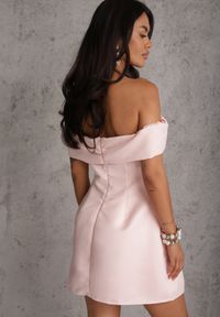 Renee - Różowa Koktajlowa Sukienka Hiszpanka VICES Typu Bombka Iaonara. Typ kołnierza: dekolt hiszpanka. Kolor: różowy. Materiał: poliester. Typ sukienki: bombki. Styl: wizytowy #6
