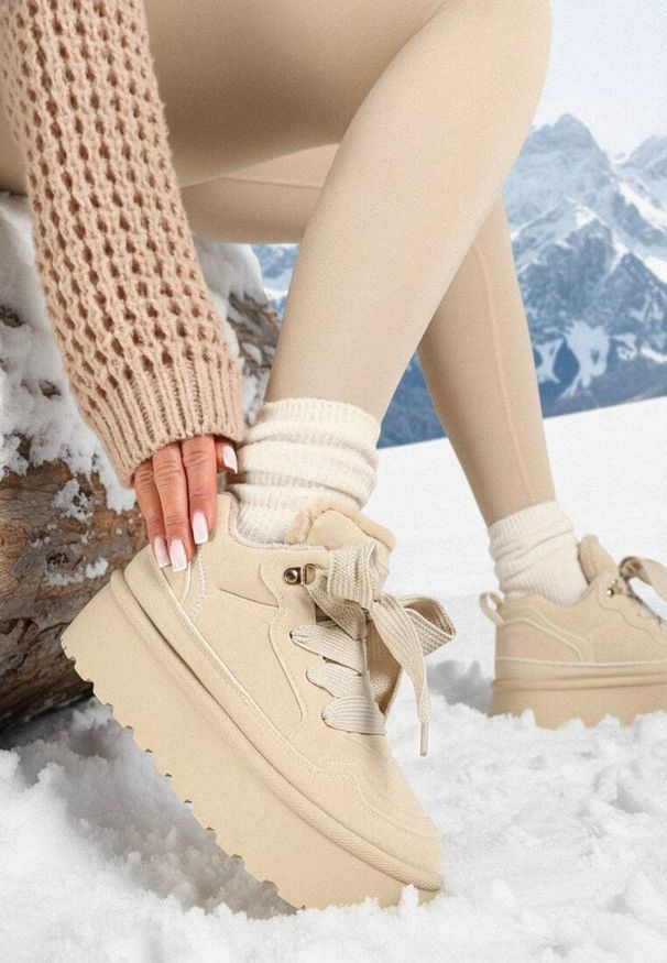 Born2be - Beżowe Sneakersy Vices w Stylu Śniegowców na Platformie z Ozdobnym Futerkiem Nalirea. Okazja: na spacer. Kolor: beżowy. Materiał: futro. Obcas: na platformie. Sport: turystyka piesza