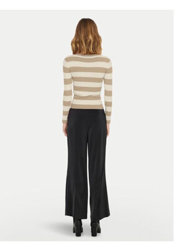 JDY Sweter Plum 15277223 Beżowy Regular Fit. Kolor: beżowy. Materiał: wiskoza