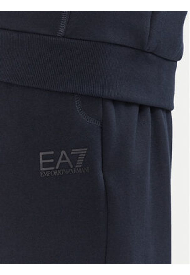 EA7 Emporio Armani Dres 7M000243 AF10377 UB102 Granatowy Regular Fit. Kolor: niebieski. Materiał: bawełna