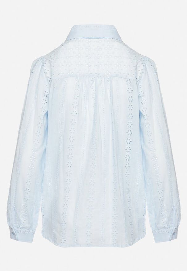 Born2be - Jasnoniebieska Bawełniana Koszula Ażurowa Tinoda. Kolor: niebieski. Materiał: bawełna. Wzór: ażurowy. Sezon: lato