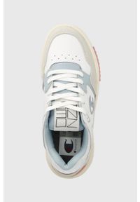 Champion sneakersy kolor biały. Nosek buta: okrągły. Zapięcie: sznurówki. Kolor: biały. Materiał: materiał, guma. Obcas: na obcasie. Wysokość obcasa: niski