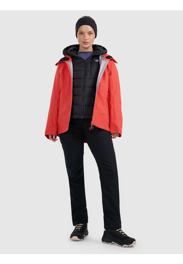 4f - 4F Kurtka trekkingowa przeciwdeszczowa membrana 20000+ damska - pomarańczowa M. Kolor: pomarańczowy. Materiał: materiał. Długość rękawa: raglanowy rękaw. Technologia: Primaloft. Długość: długie. Sport: wspinaczka, turystyka piesza