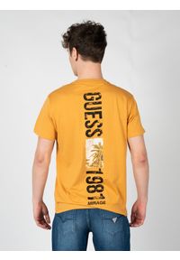 Guess T-Shirt "Mirage" | M3GI16I3Z14 | Mężczyzna | Pomarańczowy. Okazja: na co dzień. Kolor: pomarańczowy. Materiał: bawełna. Wzór: nadruk. Styl: casual #4
