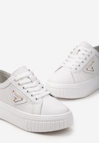 Born2be - Białe Sneakersy na Grubej Podeszwie z Naturalnej Skóry Tessara. Nosek buta: okrągły. Zapięcie: sznurówki. Kolor: biały. Materiał: skóra. Obcas: na obcasie. Wysokość obcasa: niski #5