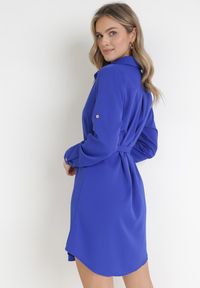 Born2be - Granatowa Sukienka Koszulowa z Wiązanym Paskiem Dekitte. Kolor: niebieski. Materiał: materiał. Typ sukienki: koszulowe